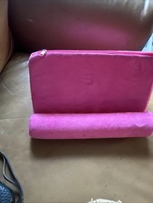 Bin Tablet Pillow Holder Stand